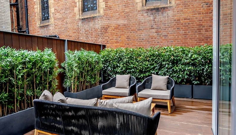 2 Bedroom Apartment, Duke Street, Mayfair, W1K 5