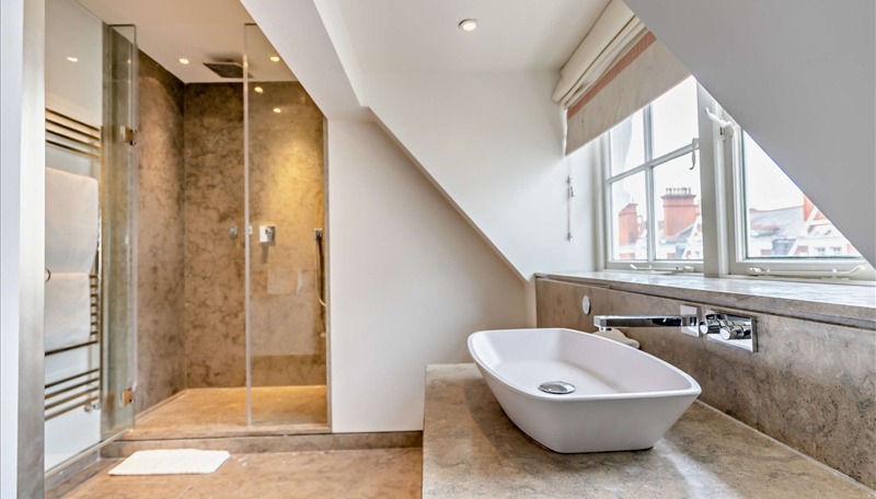 2 Bedroom Apartment, Duke Street, Mayfair, W1K 5