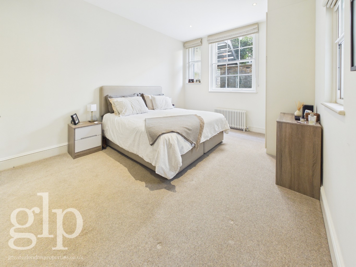 3 Bedroom Flat, Bloomsbury Square, Bloomsbury, WC1A
