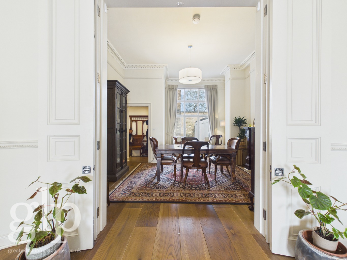 3 Bedroom Flat, Bloomsbury Square, Bloomsbury, WC1A