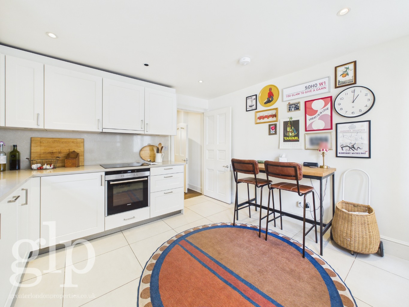 3 Bedroom Flat, Bloomsbury Square, Bloomsbury, WC1A