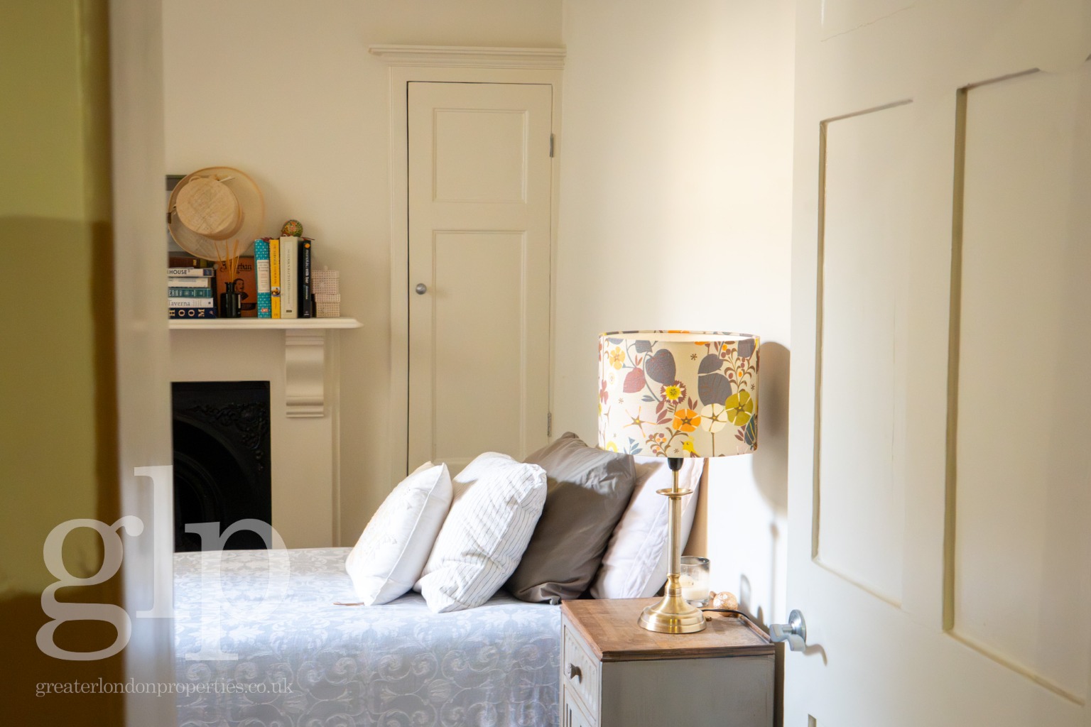 3 Bedroom Flat, Bloomsbury Square, Bloomsbury, WC1A
