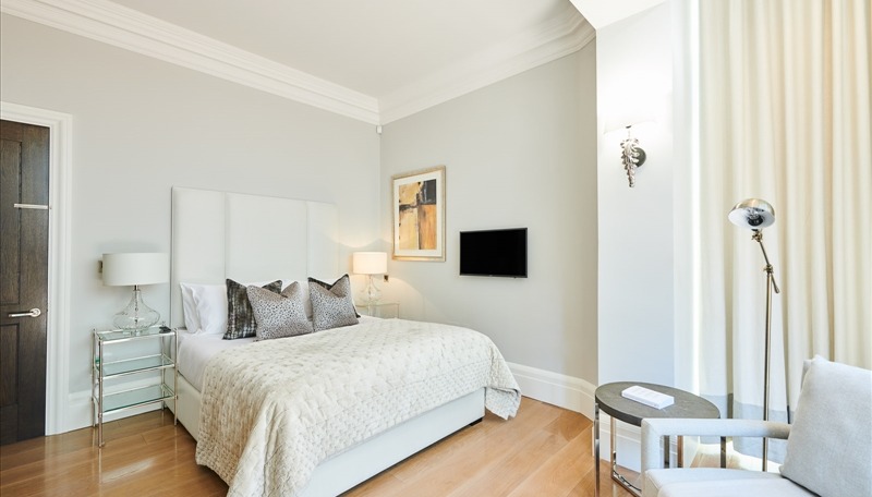 3 Bedroom Apartment, Duke Street, Mayfair, W1K