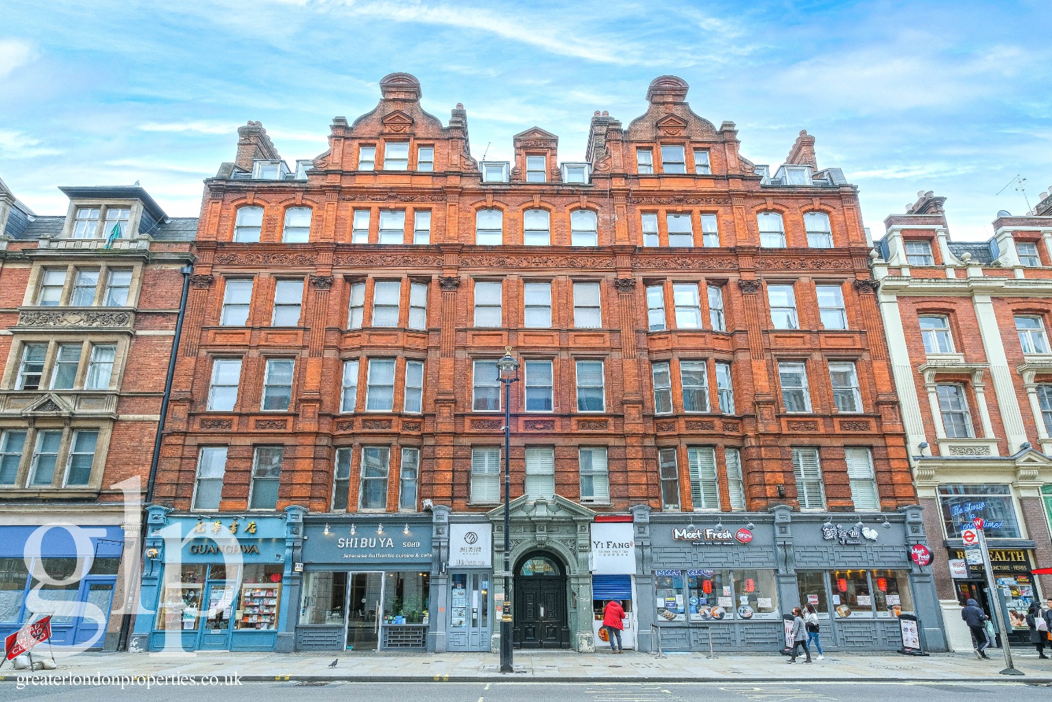 2 Bedroom Apartment, Shaftesbury Avenue, Soho, W1D