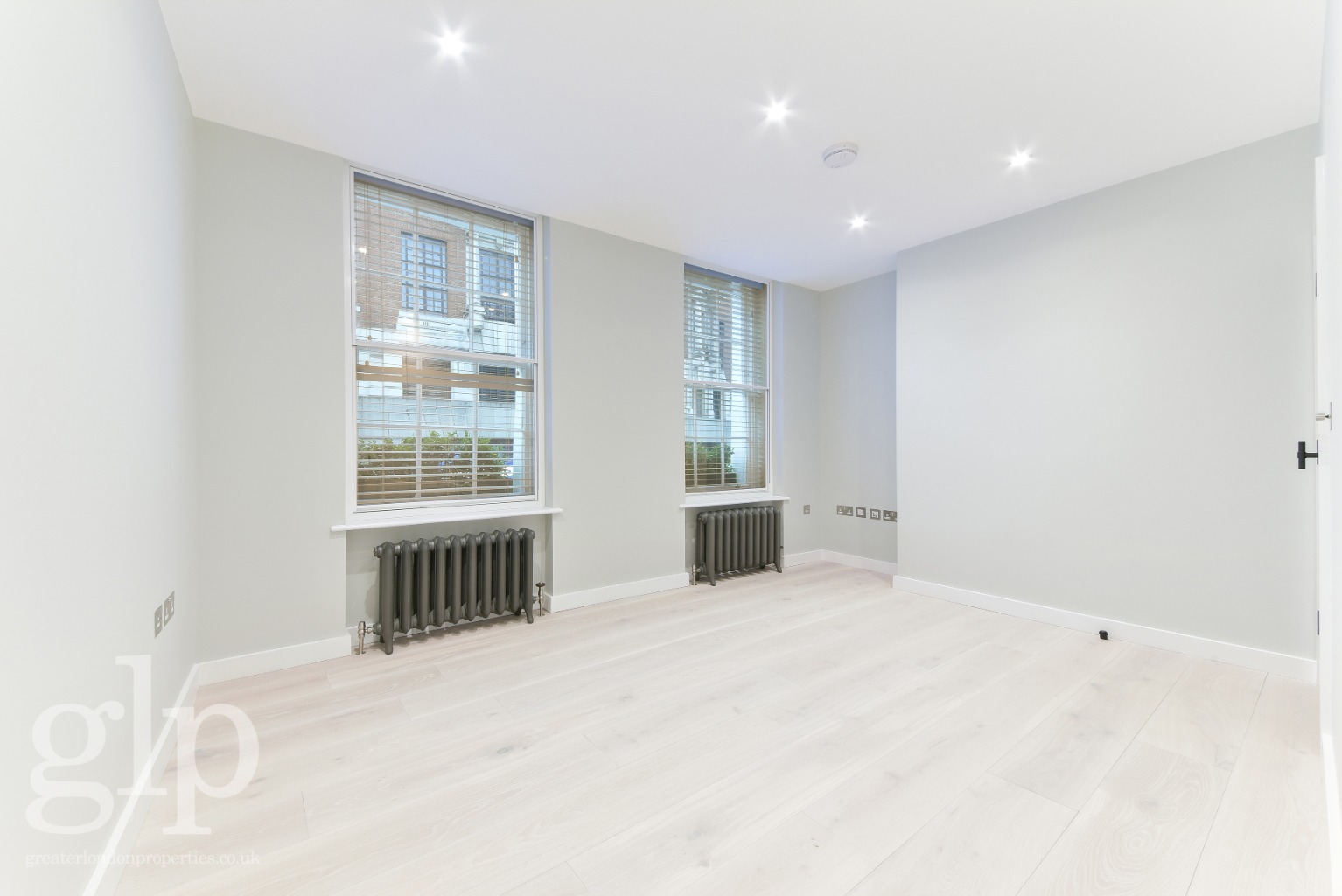 2 Bedroom Flat, Catherine Street, Covent Garden,  WC2B