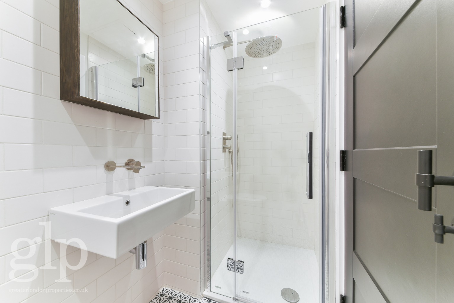 2 Bedroom Flat, Catherine Street, Covent Garden,  WC2B