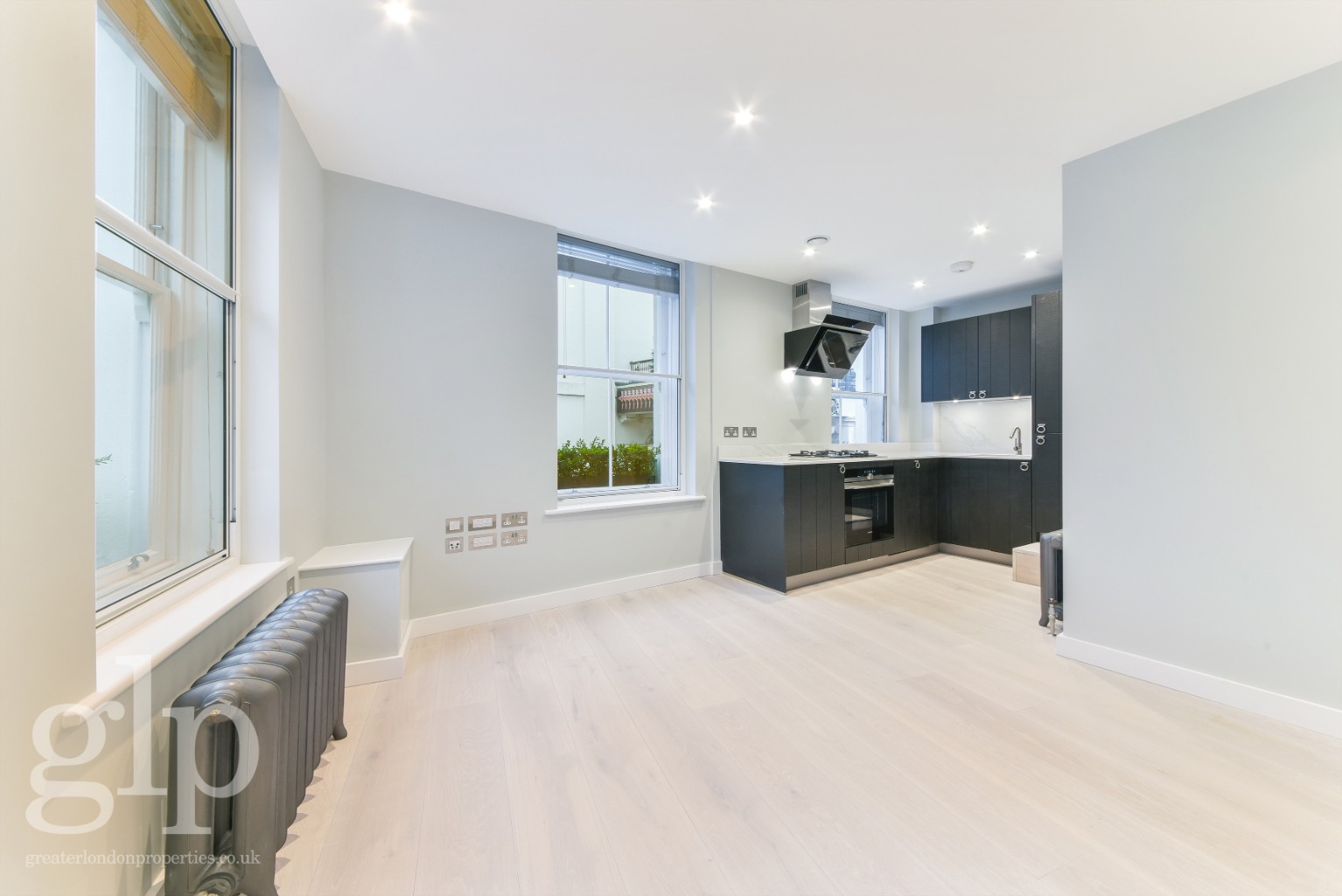 2 Bedroom Flat, Catherine Street, Covent Garden,  WC2B