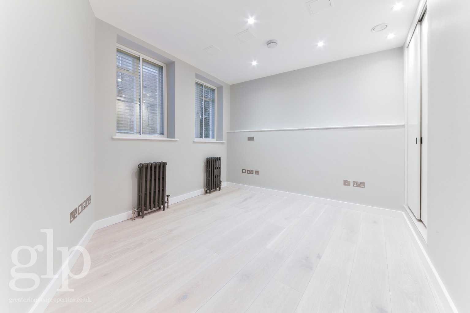 2 Bedroom Flat, Catherine Street, Covent Garden,  WC2B