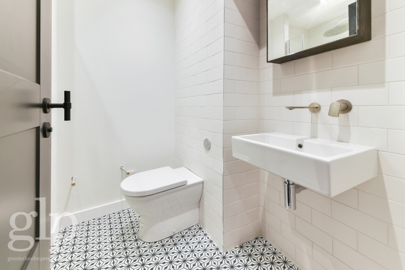 2 Bedroom Flat, Catherine Street, Covent Garden,  WC2B