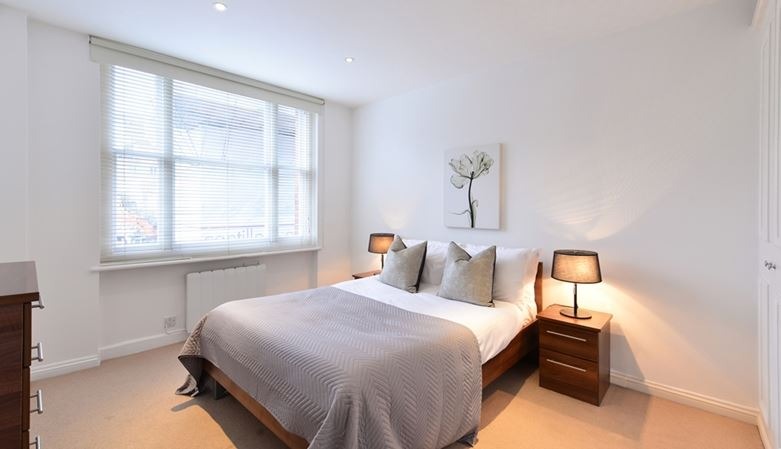 1 Bedroom Apartment, Hill Street, Mayfair, W1J