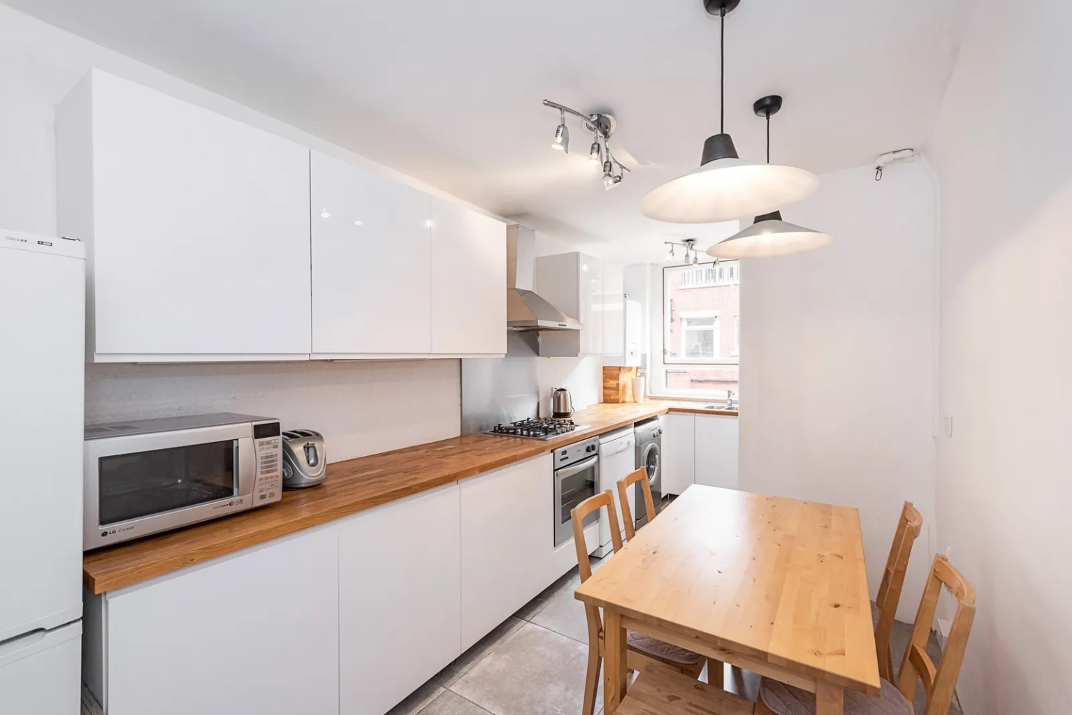 2 Bedroom Apartment, Queen Alexandra Mansions, Bidborough Street, WC1H