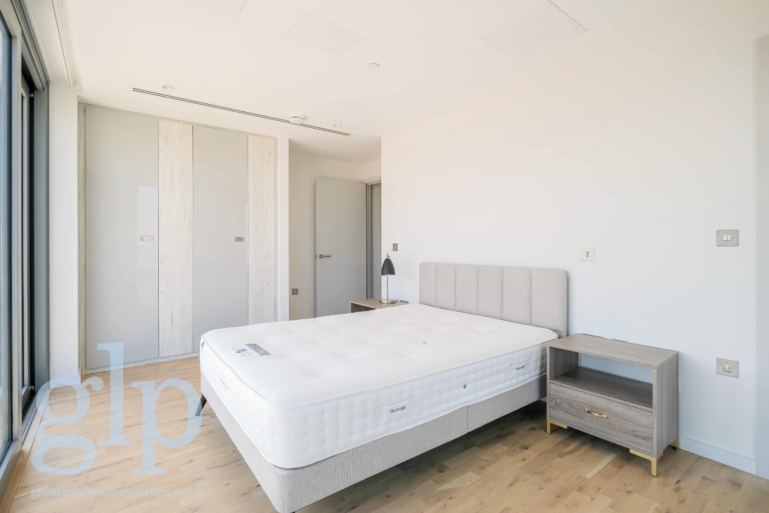 2 Bedroom Flat, Camley Street, London, Greater London, N1C
