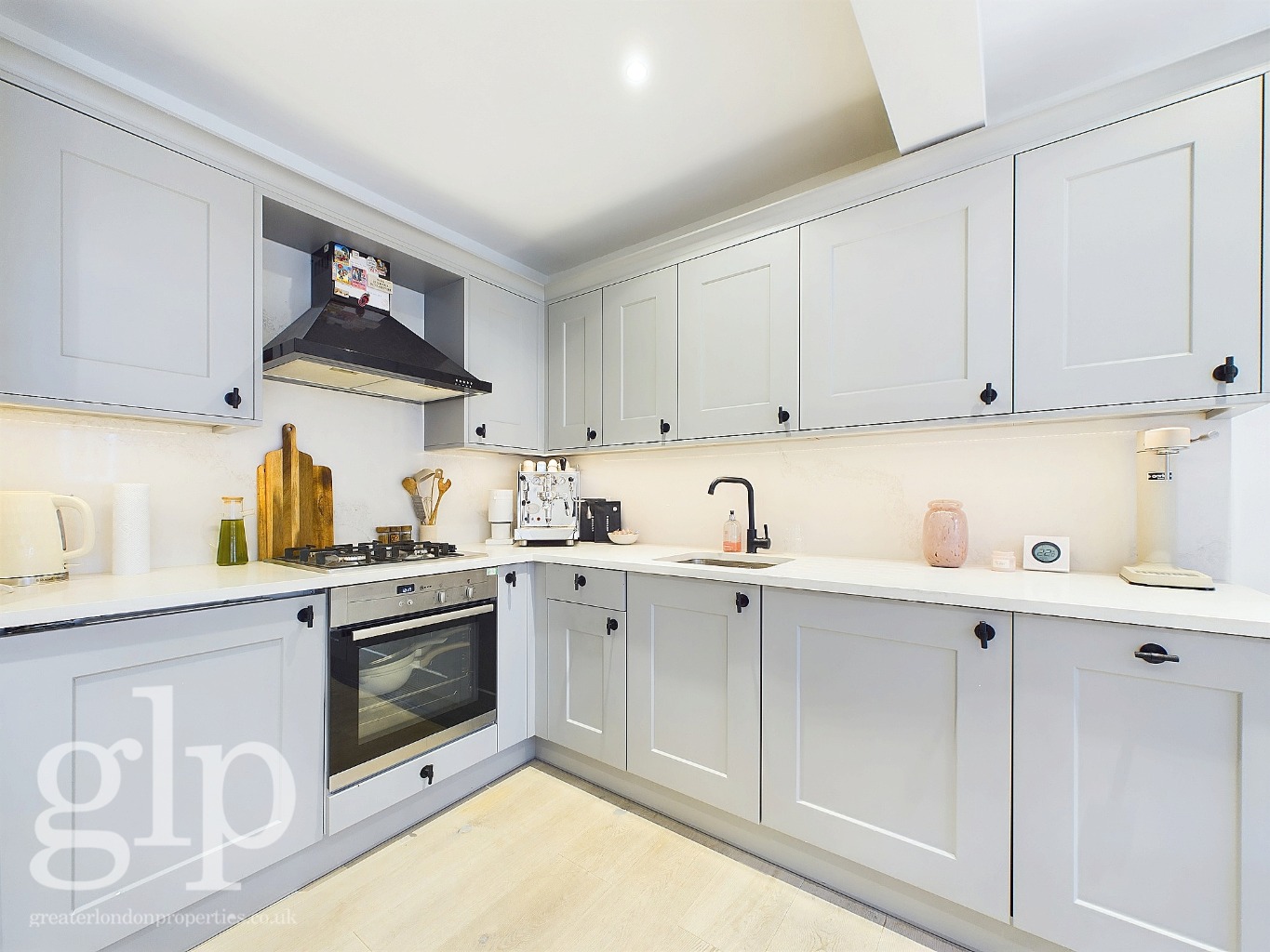 1 Bedroom Apartment, Earlham Street, Covent Garden, WC2H