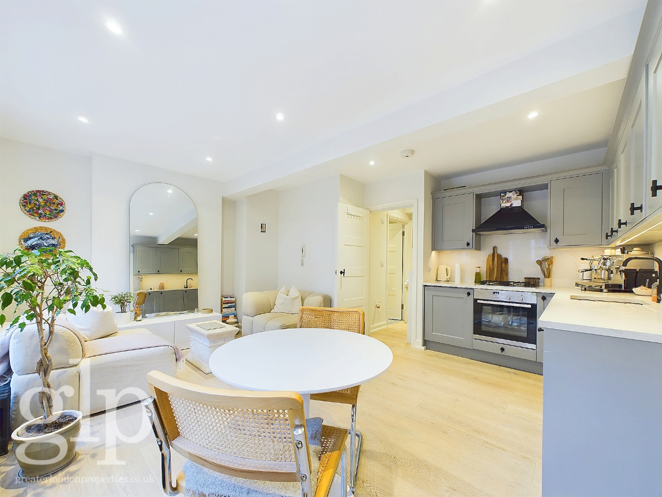 1 Bedroom Apartment, Earlham Street, Covent Garden, WC2H