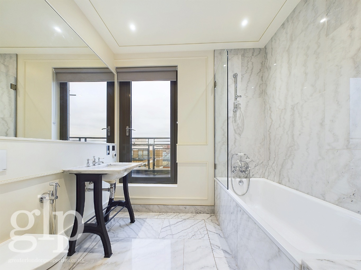 4 卧室顶层公寓, 55 Holmes Road, London, Greater London, NW5 3AN