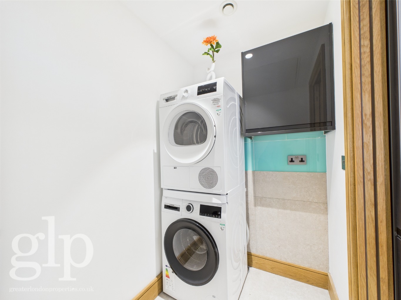2 Bedroom Apartment, Sussex Gardens, Hyde Park, W2