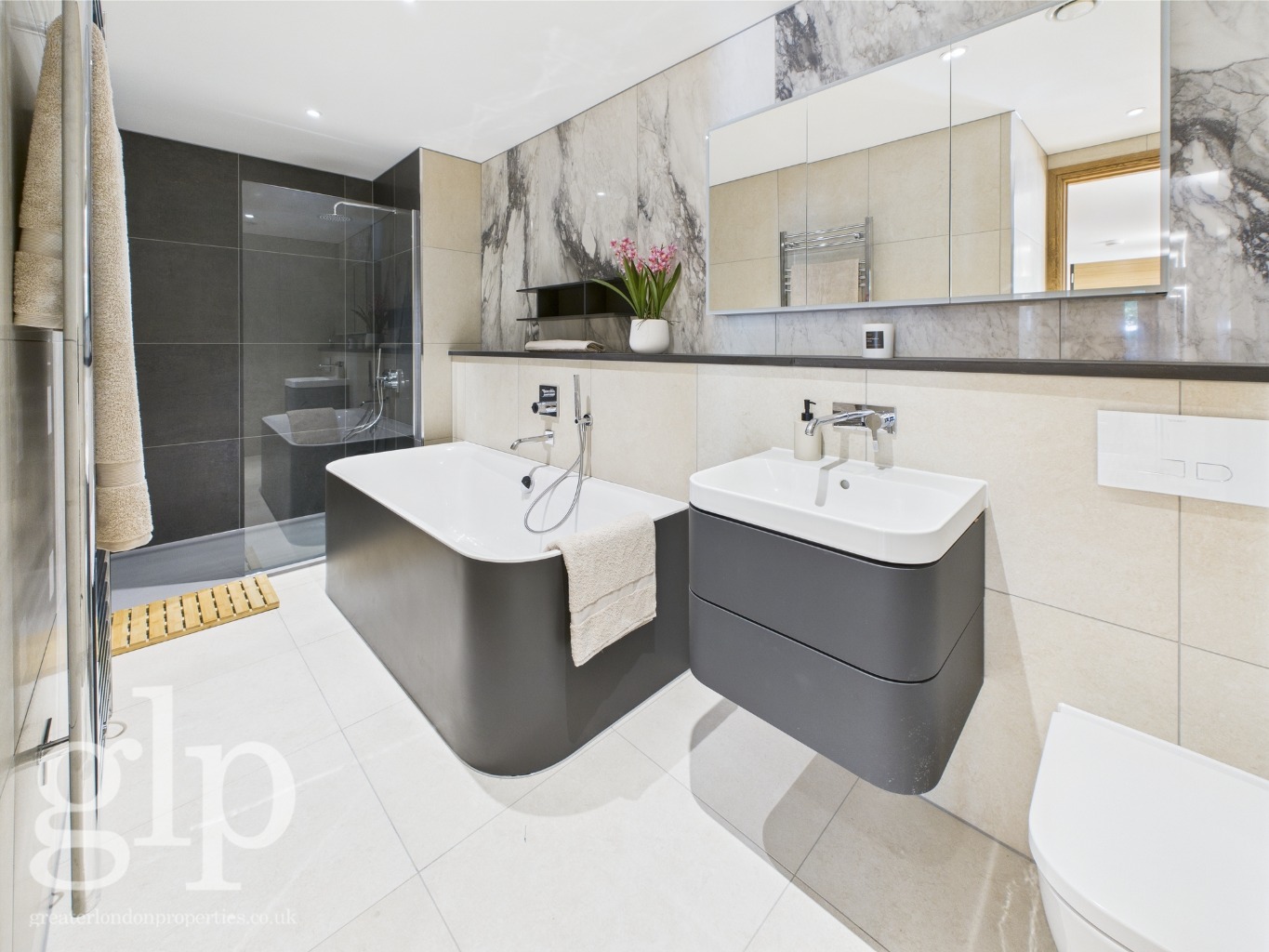 2 Bedroom Apartment, Sussex Gardens, Hyde Park, W2