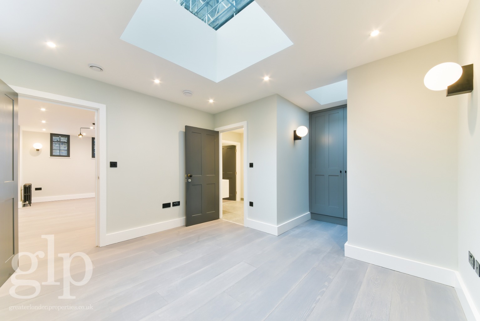 1 Bedroom Apartment, Beak Street, London, Soho,  W1F