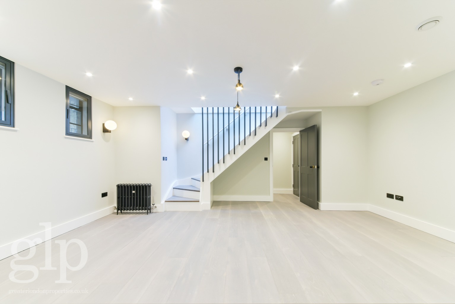 1 Bedroom Apartment, Beak Street, London, Soho,  W1F