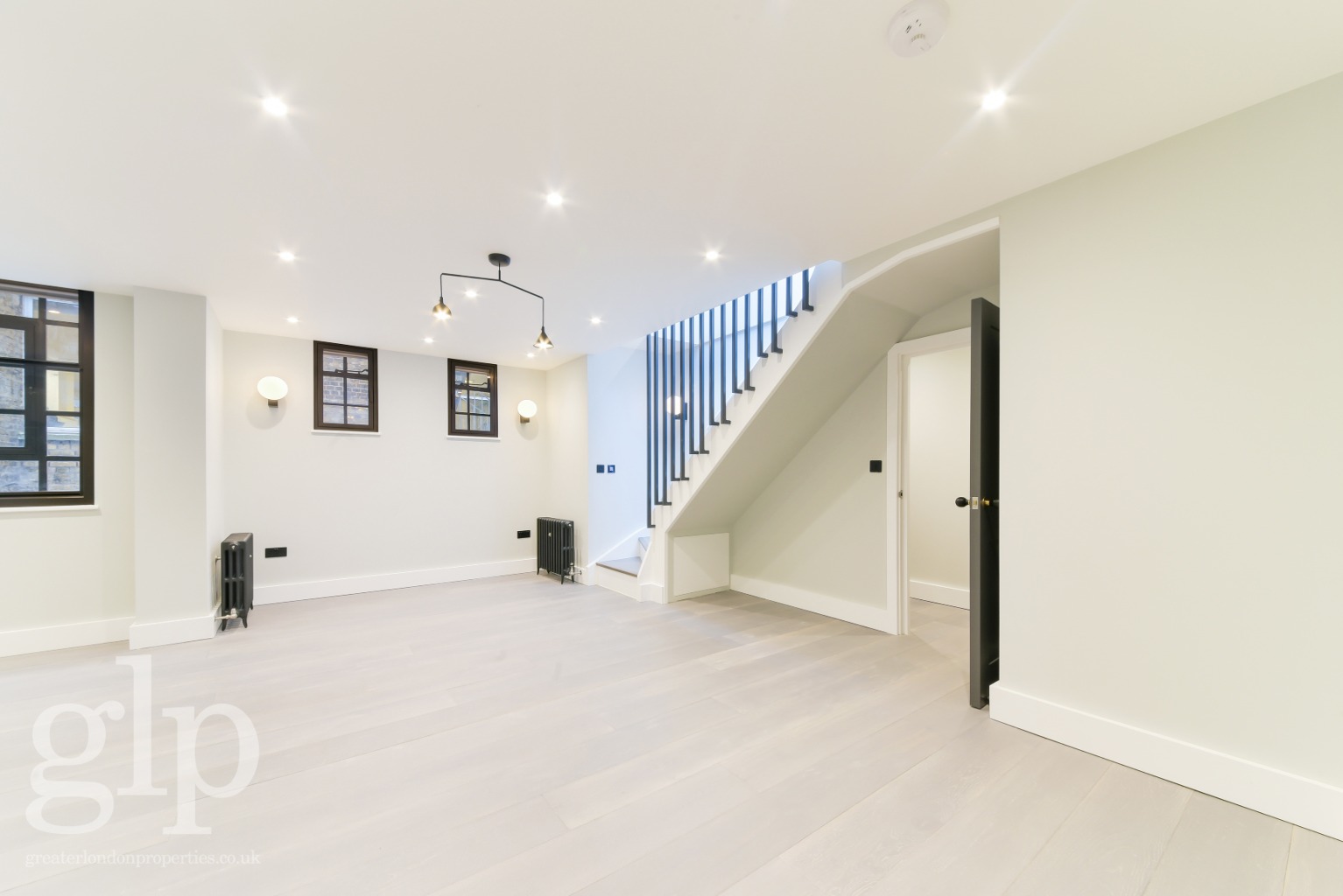 1 Bedroom Apartment, Beak Street, London, Soho,  W1F