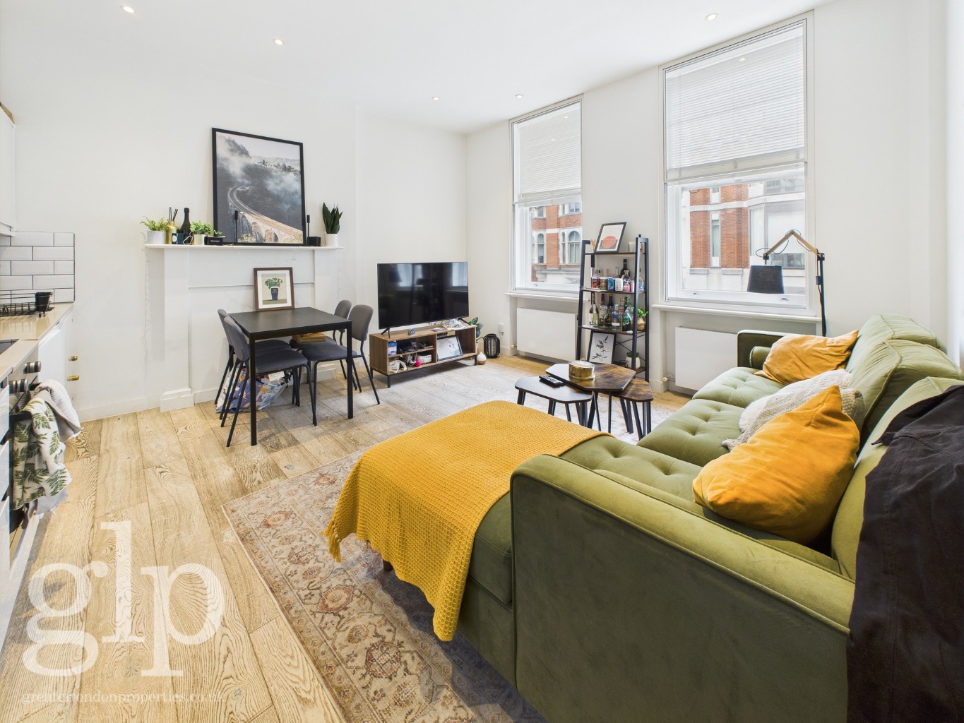 2 Bedroom Apartment, Shaftesbury Avenue, Soho, W1D