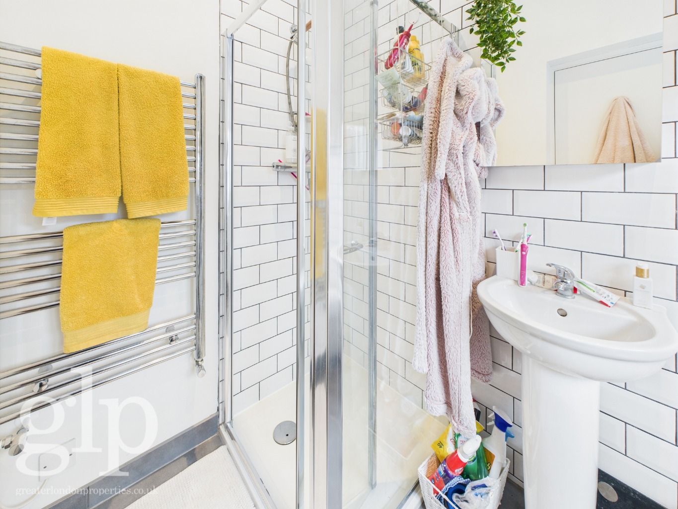 2 Bedroom Apartment, Shaftesbury Avenue, Soho, W1D