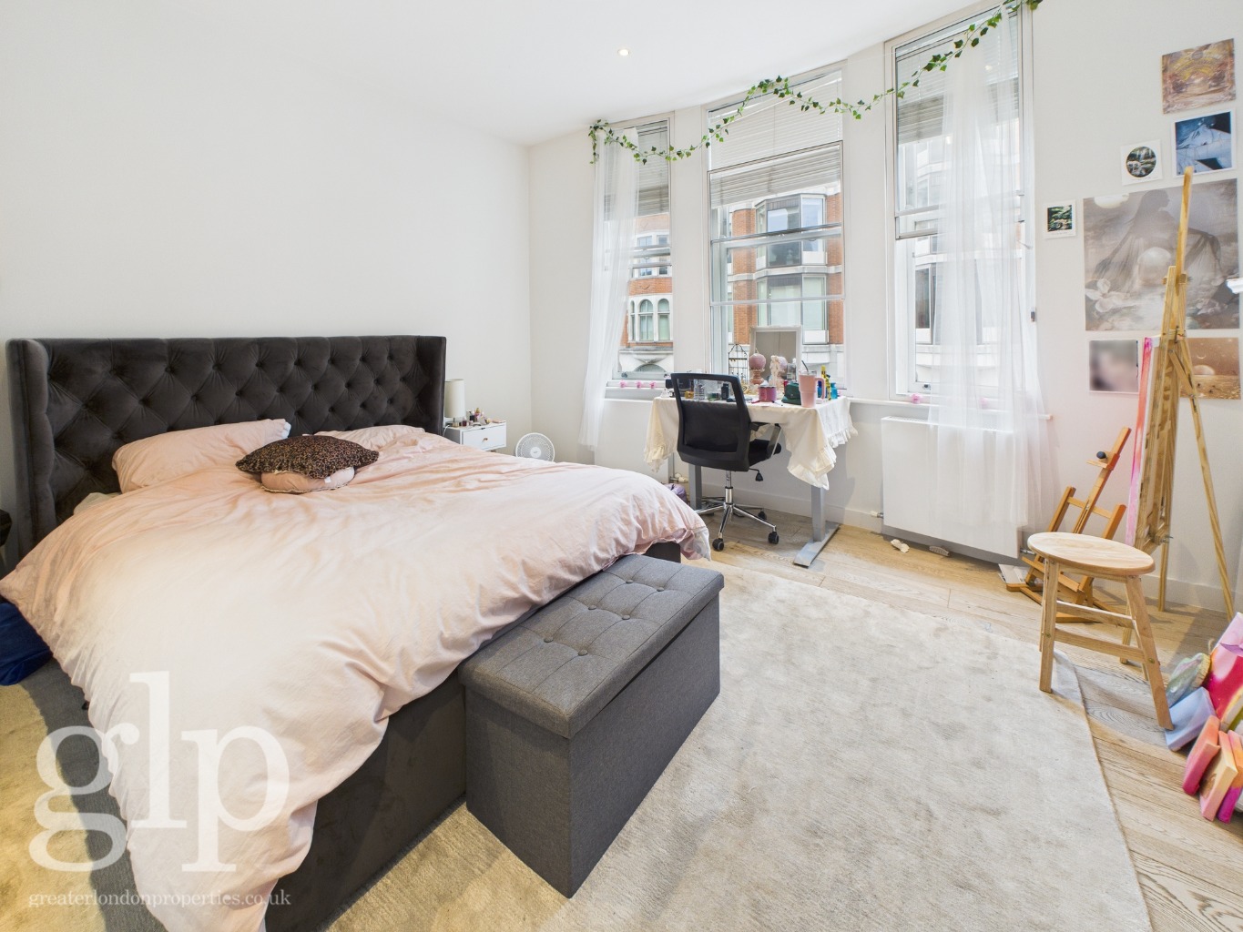 2 Bedroom Apartment, Shaftesbury Avenue, Soho, W1D