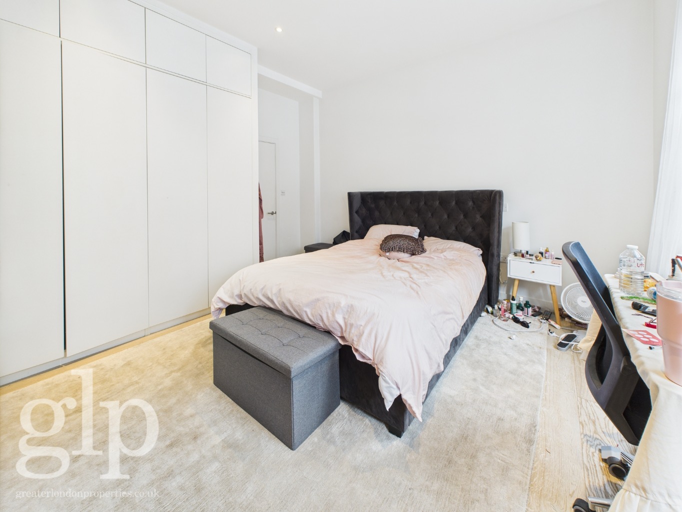 2 Bedroom Apartment, Shaftesbury Avenue, Soho, W1D