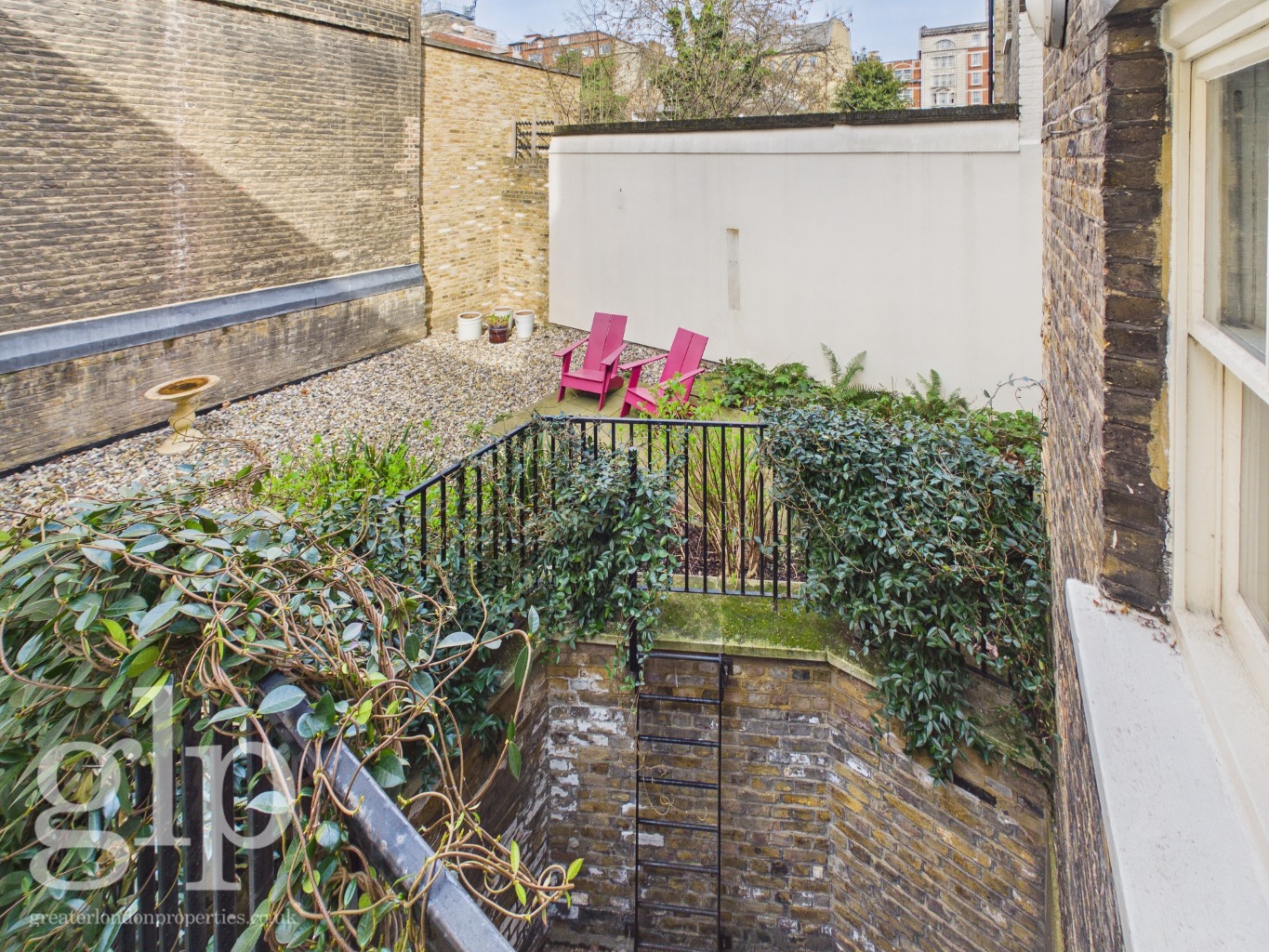 3 Bedroom Flat, Bloomsbury Square, Bloomsbury, WC1A