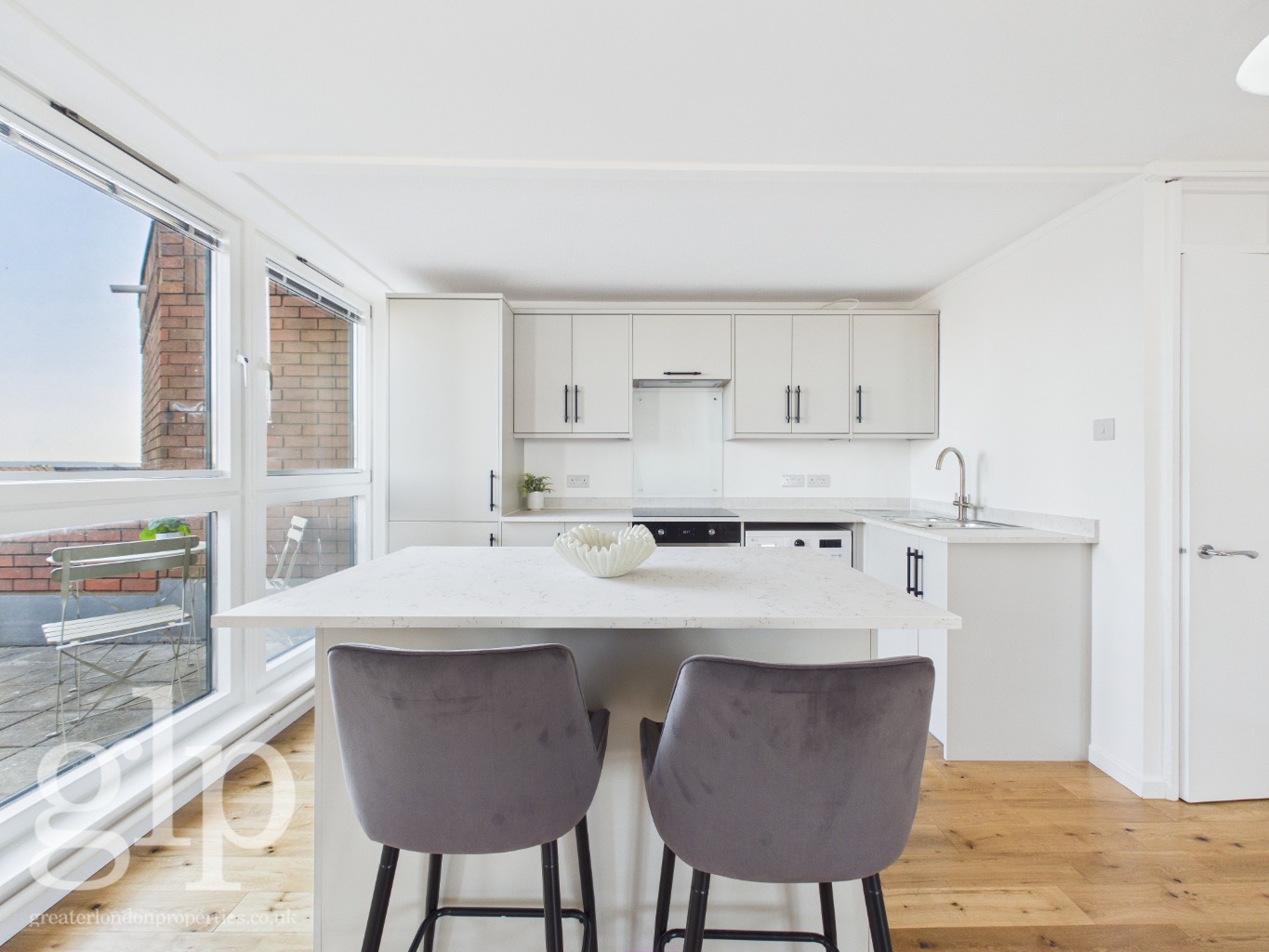 2 Bedroom Apartment, Berenger Tower, Chelsea, SW10