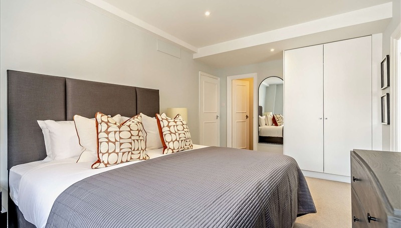 1 Bedroom Apartment, Hill Street, Mayfair, W1J