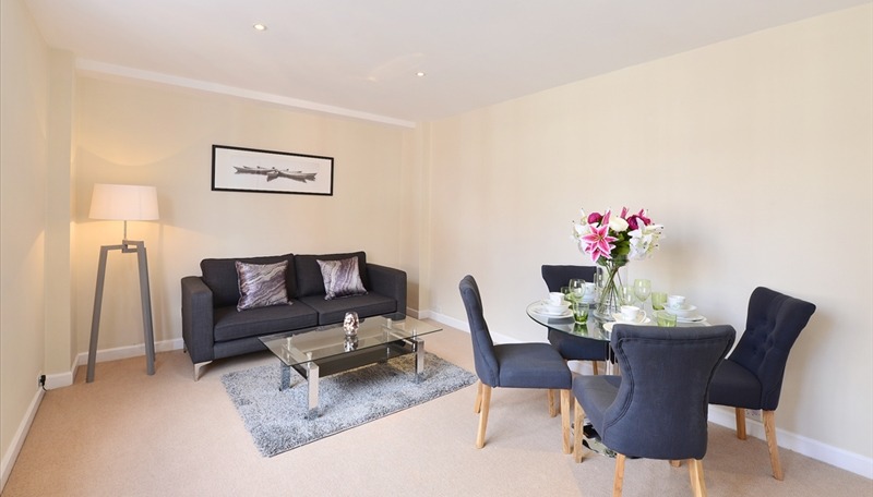 1 Bedroom Apartment, Hill Street, Mayfair, W1J