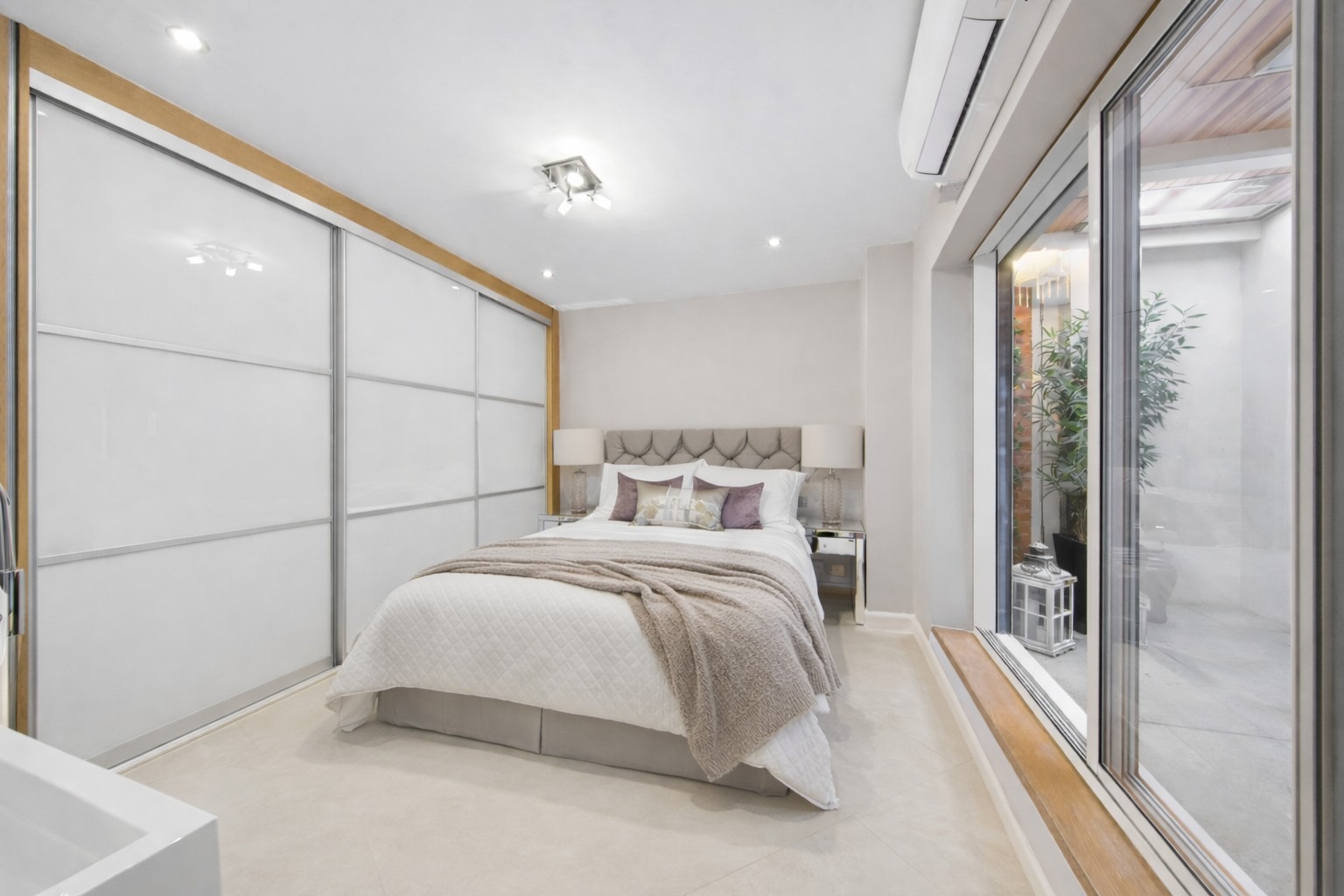 2 Bedroom Apartment, Upper John Street, Soho, W1F