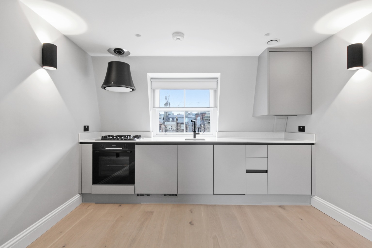 1 Bedroom Apartment, Shaftesbury Avenue, Soho, W1D