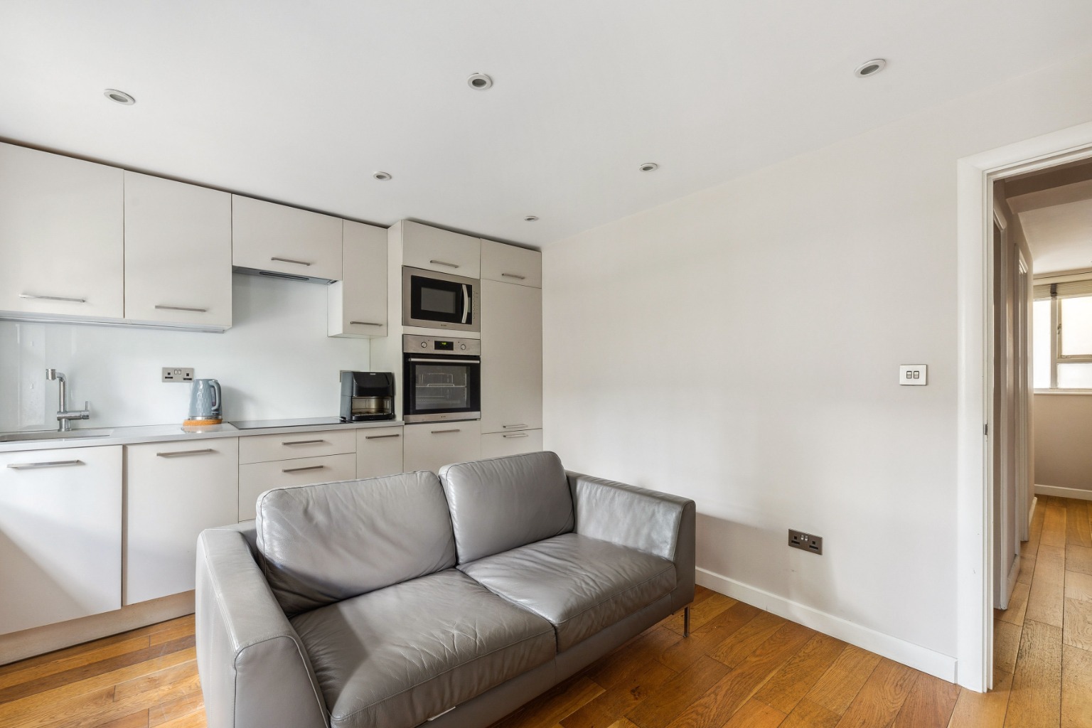 1 Bedroom Apartment, Alleyn Court, Sussex Gardens, W2