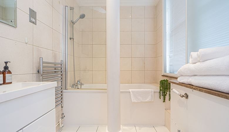 2 Bedroom Apartment, Hill Street, London, Mayfair, W1J