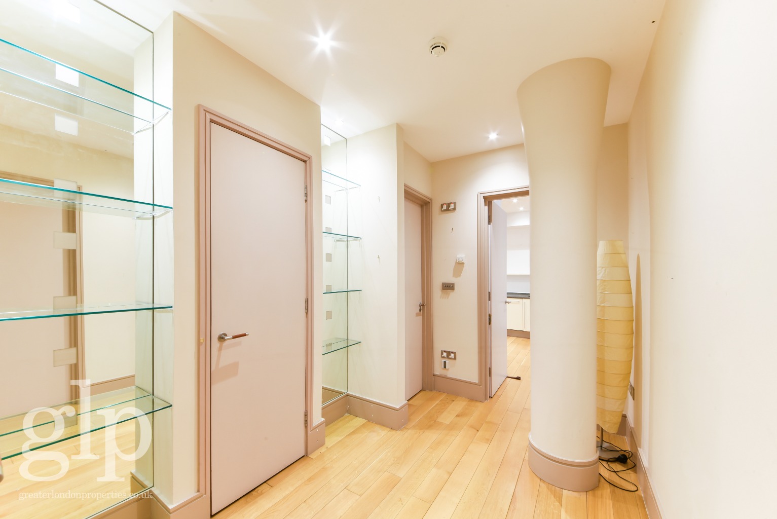 2 Bedroom Apartment, Kean Street, Covent Garden, WC2B