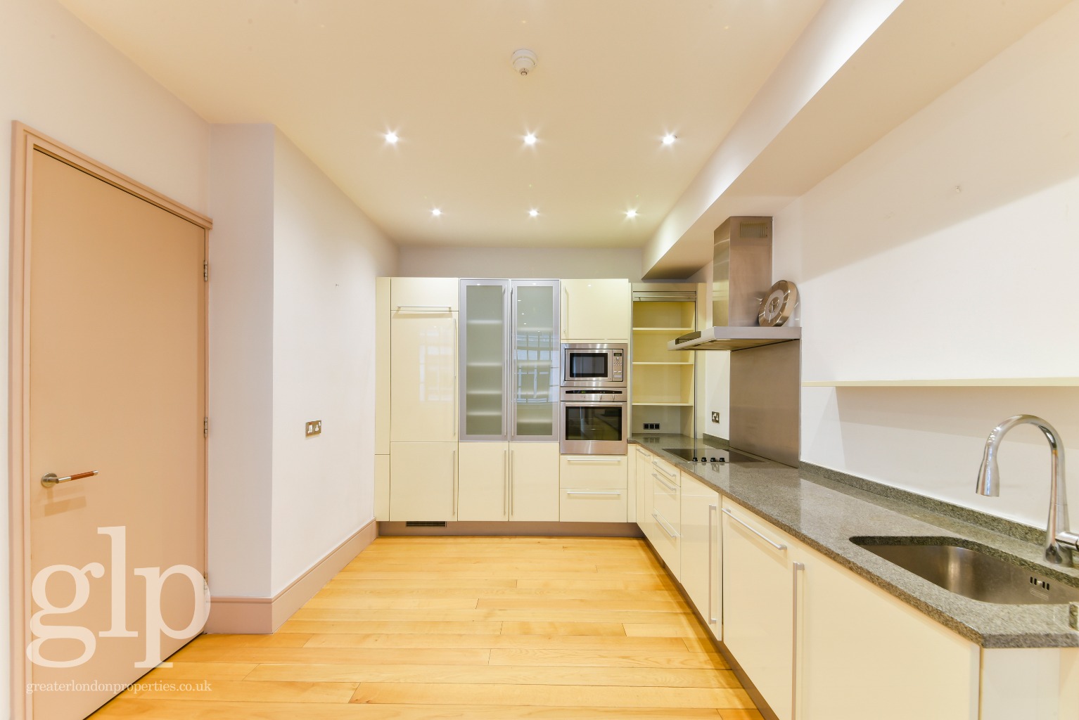 2 Bedroom Apartment, Kean Street, Covent Garden, WC2B