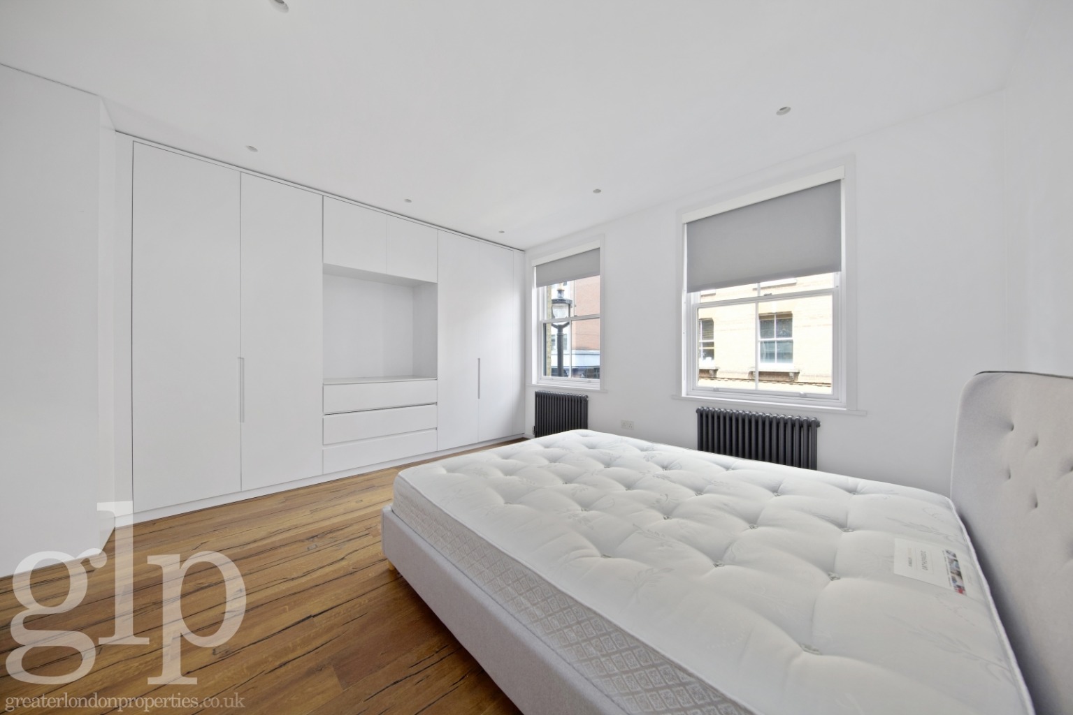 2 Bedroom Terraced, Noel Street, Soho, W1F
