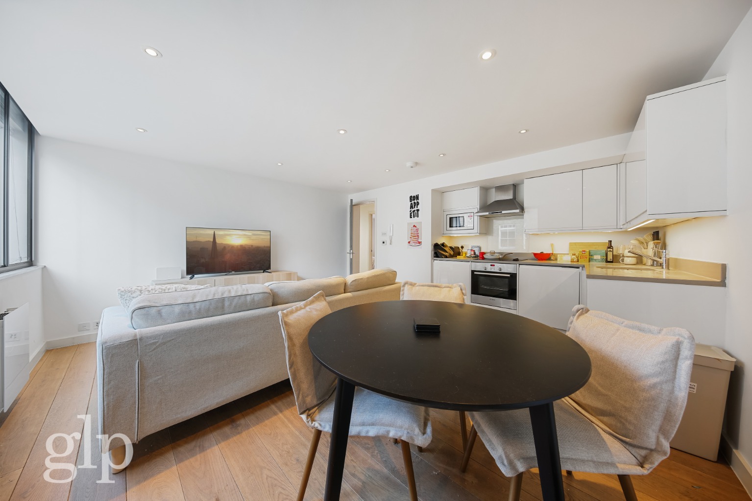 2 Bedroom Apartment, Shelton Street, Covent Garden, WC2H