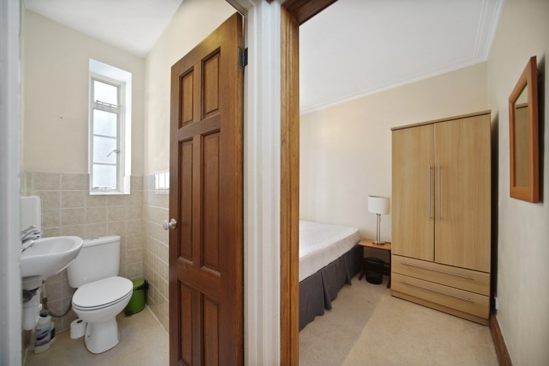 2 Bedroom Apartment, Queen Court, Queen Square, Bloomsbury, WC1N