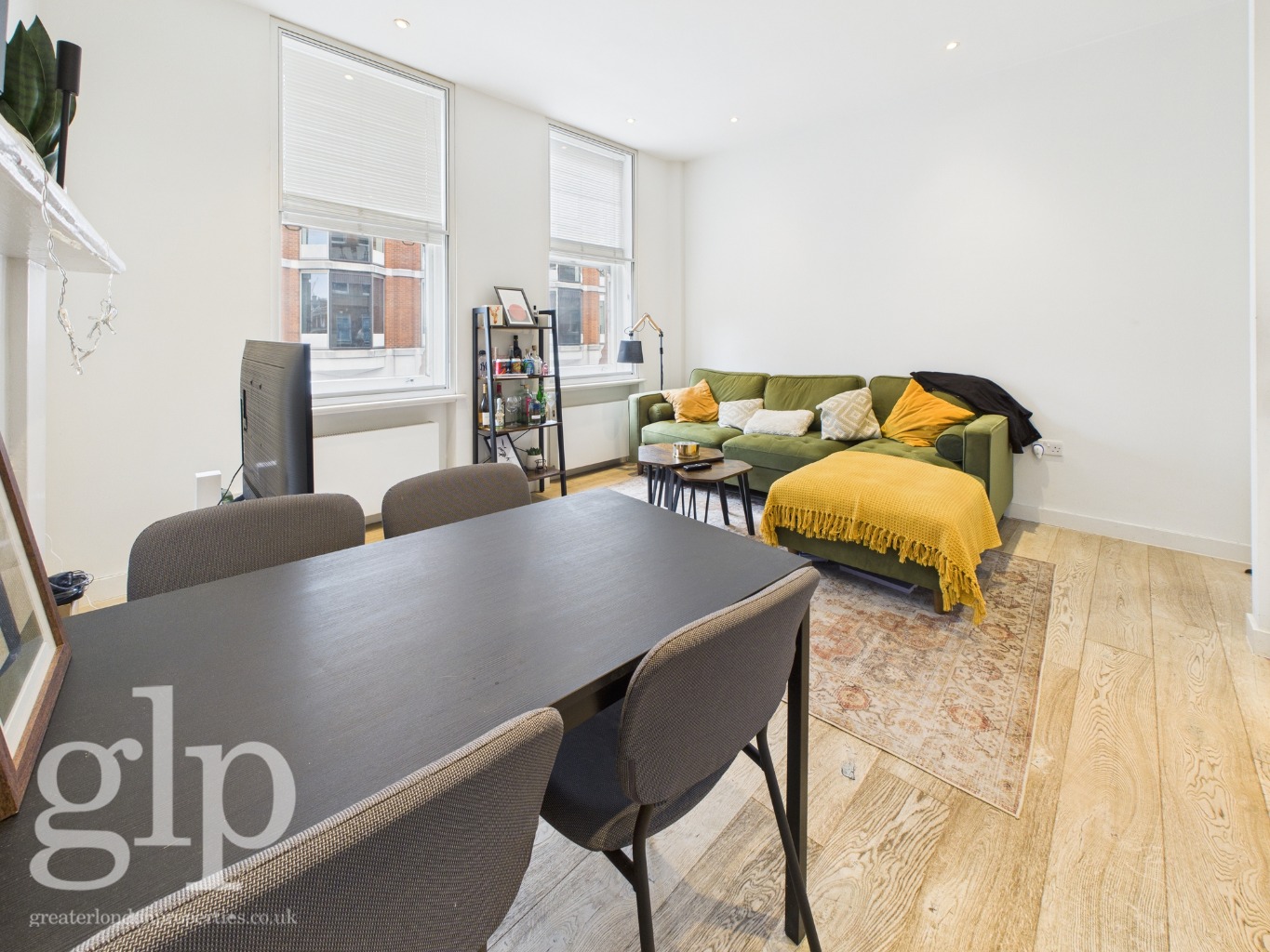 2 Bedroom Apartment, Shaftesbury Avenue, Soho, W1D