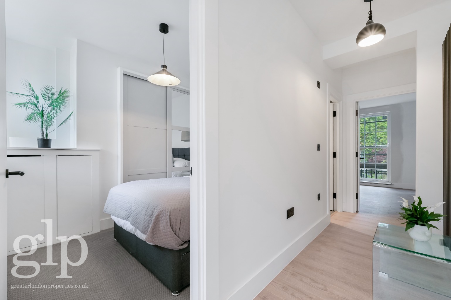 1 Bedroom Apartment, Alleyn Court, Sussex Gardens, W2