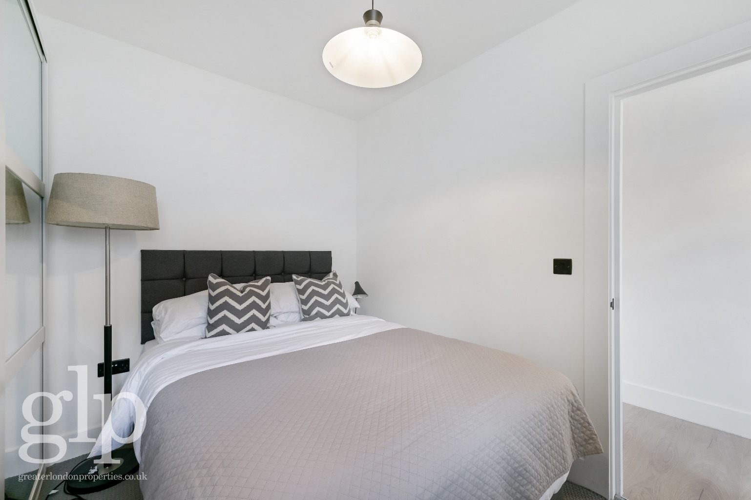 1 Bedroom Apartment, Alleyn Court, Sussex Gardens, W2