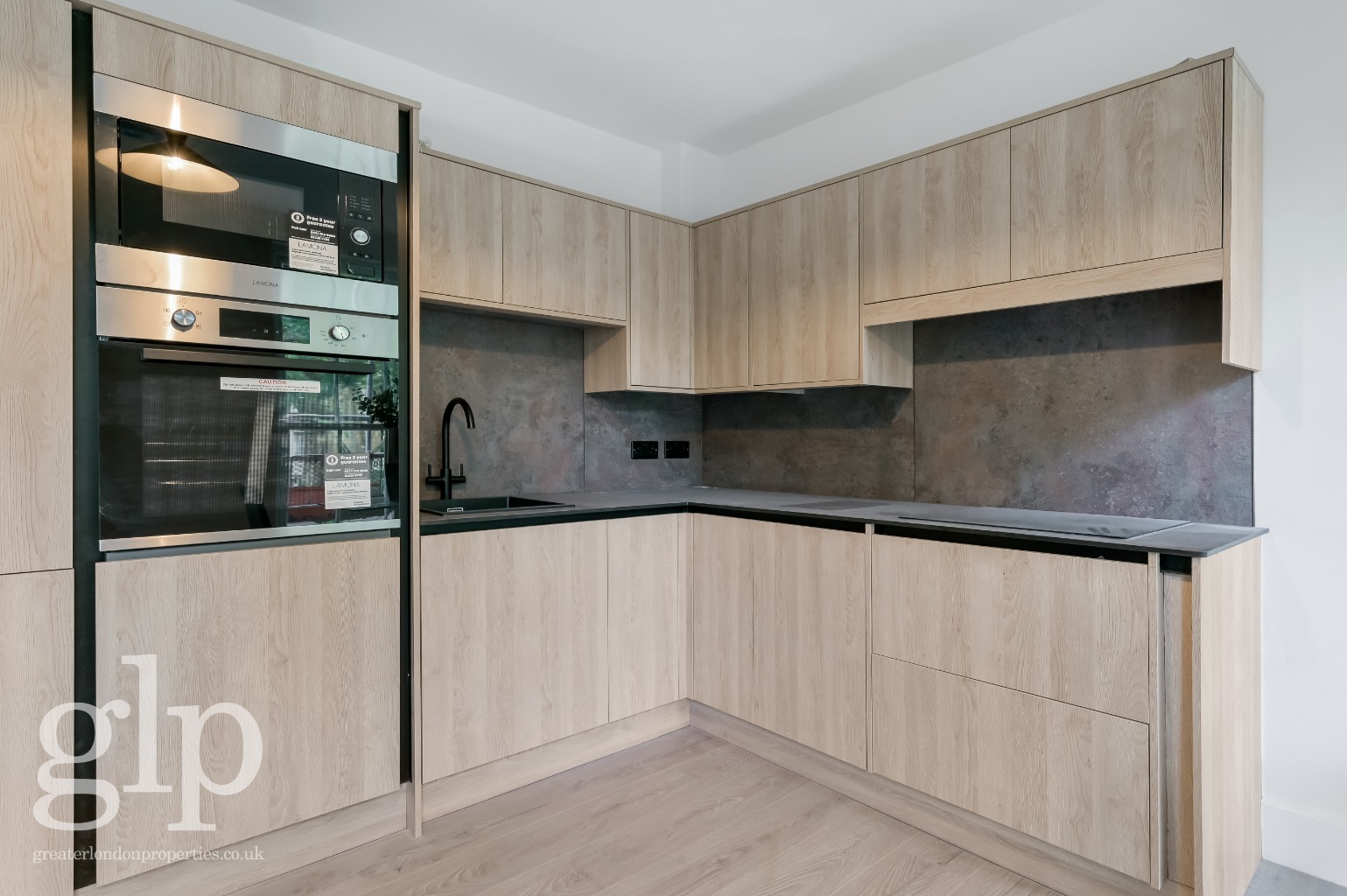 1 Bedroom Apartment, Alleyn Court, Sussex Gardens, W2