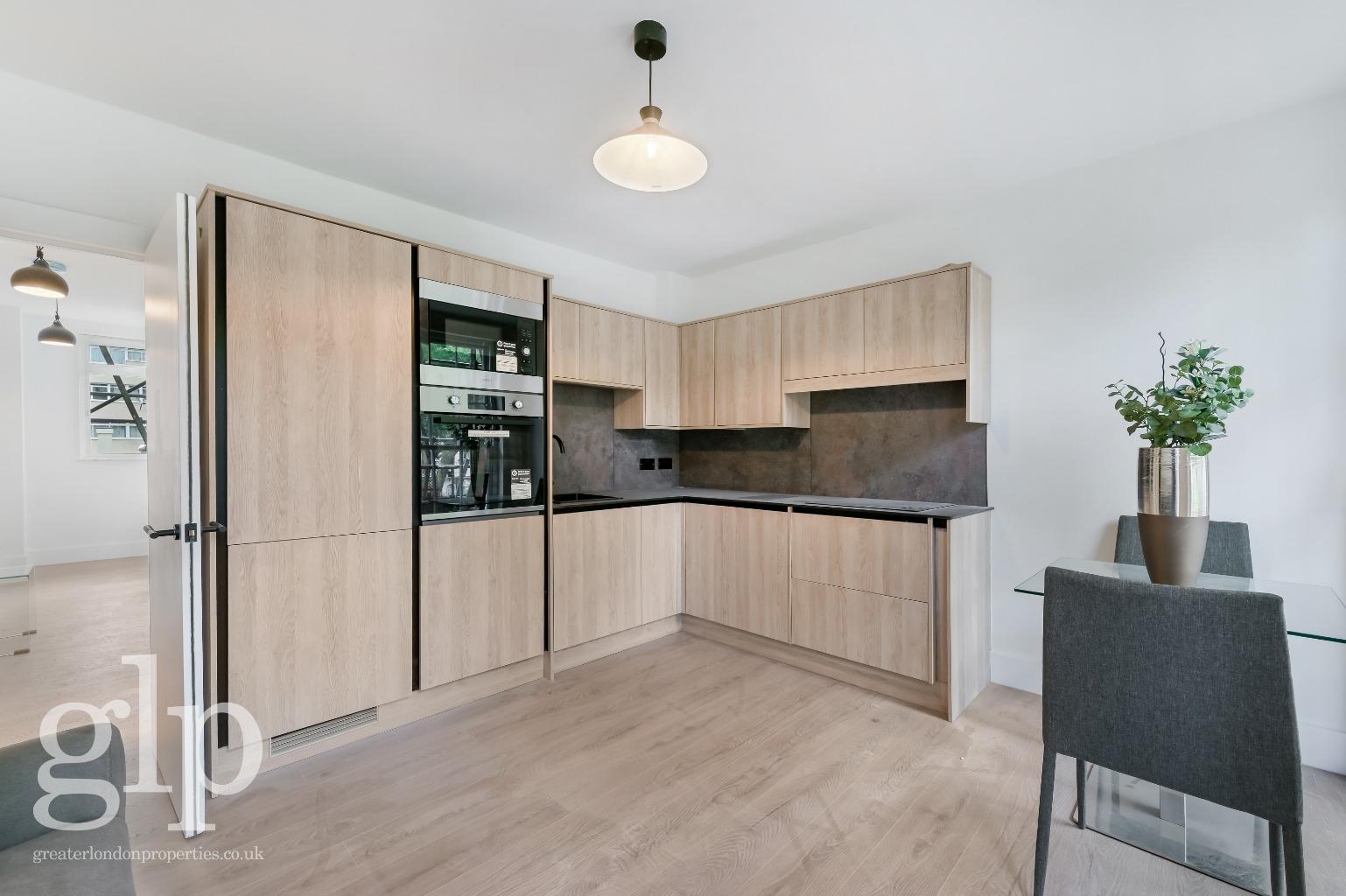 1 Bedroom Apartment, Alleyn Court, Sussex Gardens, W2