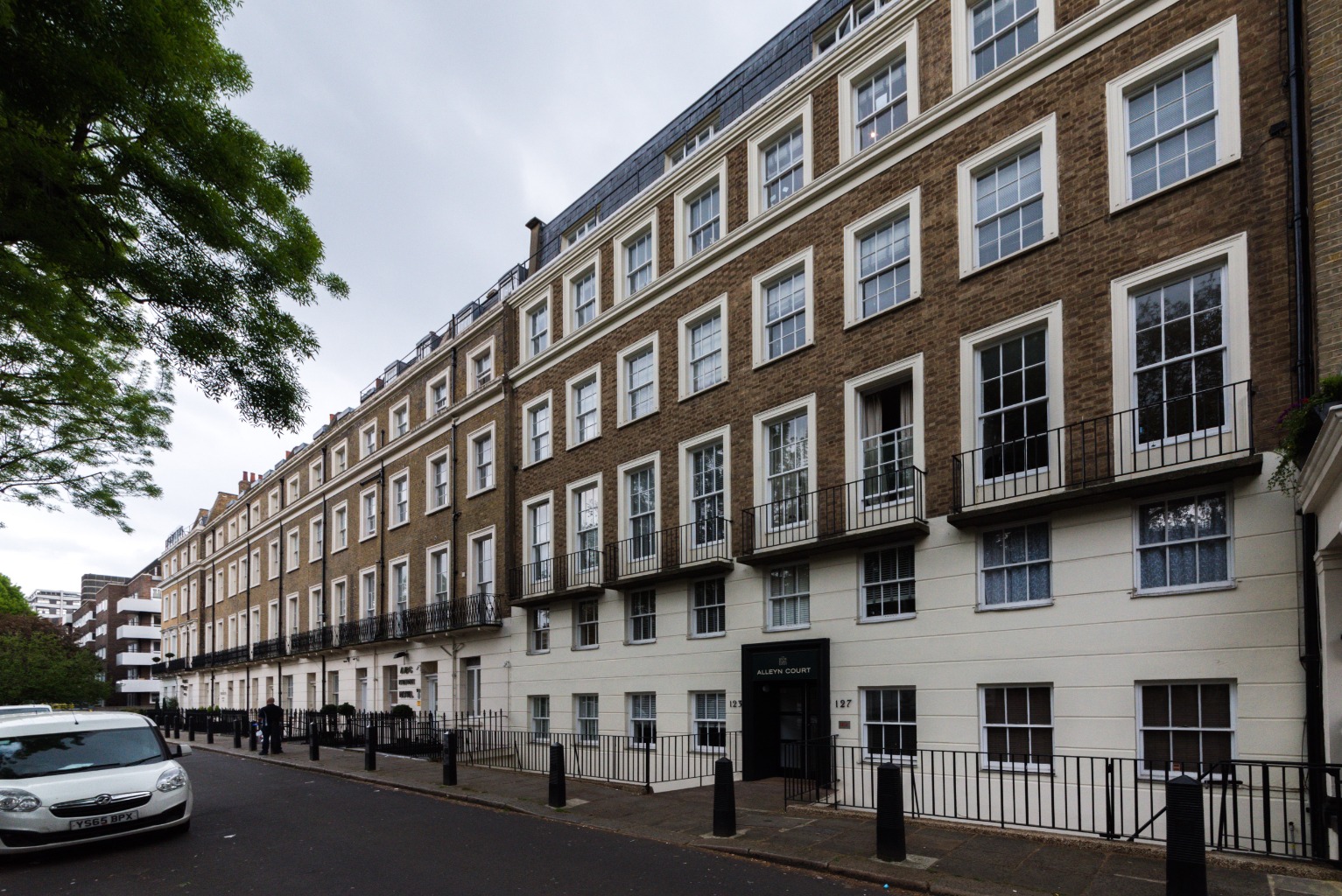 1 Bedroom Apartment, Alleyn Court, Sussex Gardens, W2