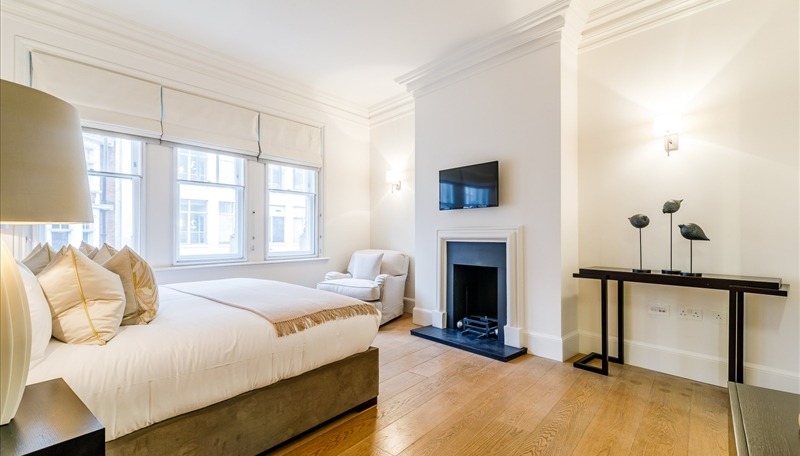3 Bedroom Apartment, Duke Street, Mayfair, W1K