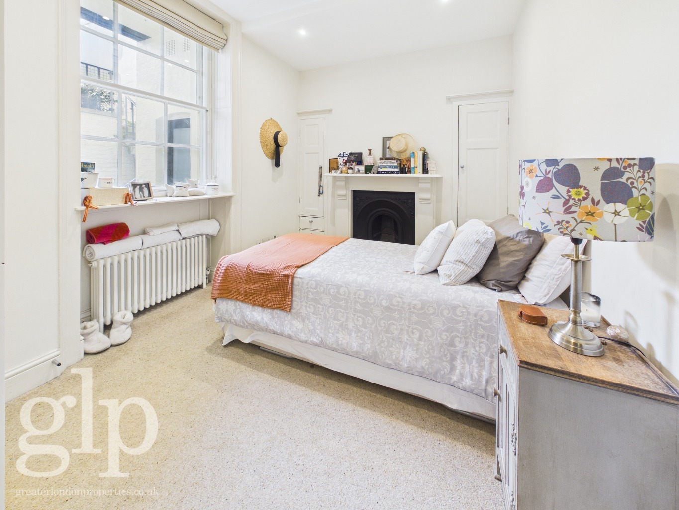 3 Bedroom Flat, Bloomsbury Square, Bloomsbury, WC1A