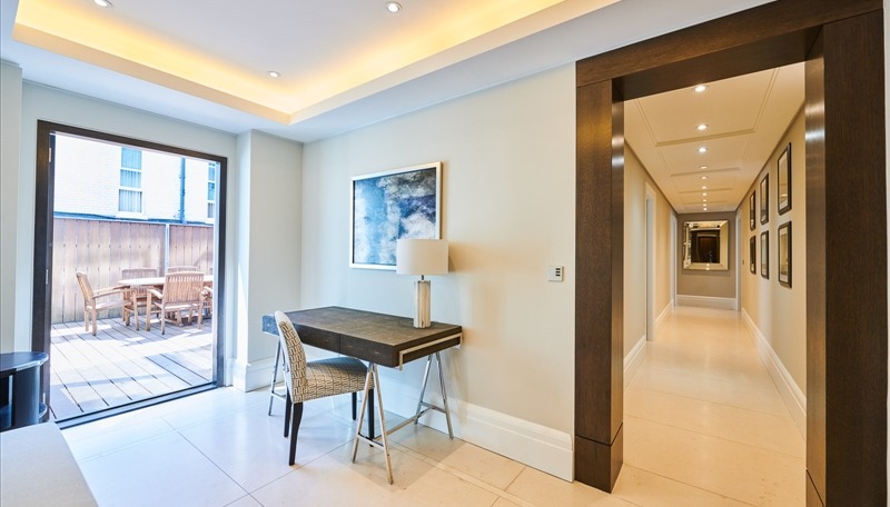 3 Bedroom Apartment, Duke Street, Mayfair, W1K